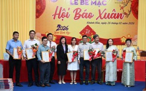 Hơn 1.000 ấn phẩm báo, tạp chí được trưng bày tại Hội báo Xuân Bính Ngọ trao tặng quân và dân Đặc khu Trường Sa