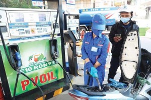 Sắp bán đại trà xăng E10: PVOIL tạo "cú hích" xanh, tác động gì đến chi phí vận tải?