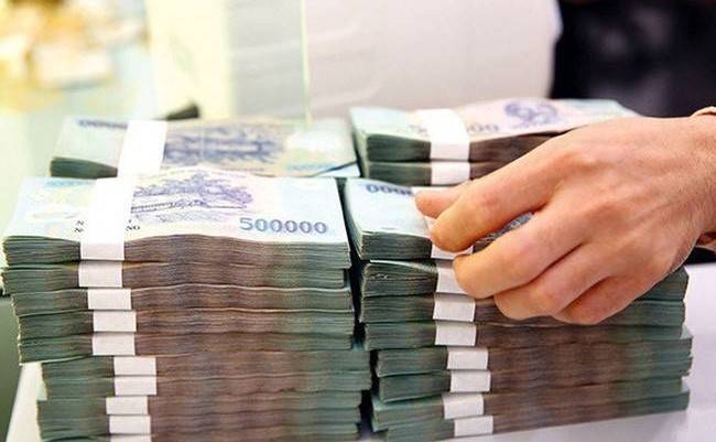 Tiền gửi doanh nghiệp giảm hơn 166.000 tỷ đồng, dòng vốn đang dịch chuyển về đâu?