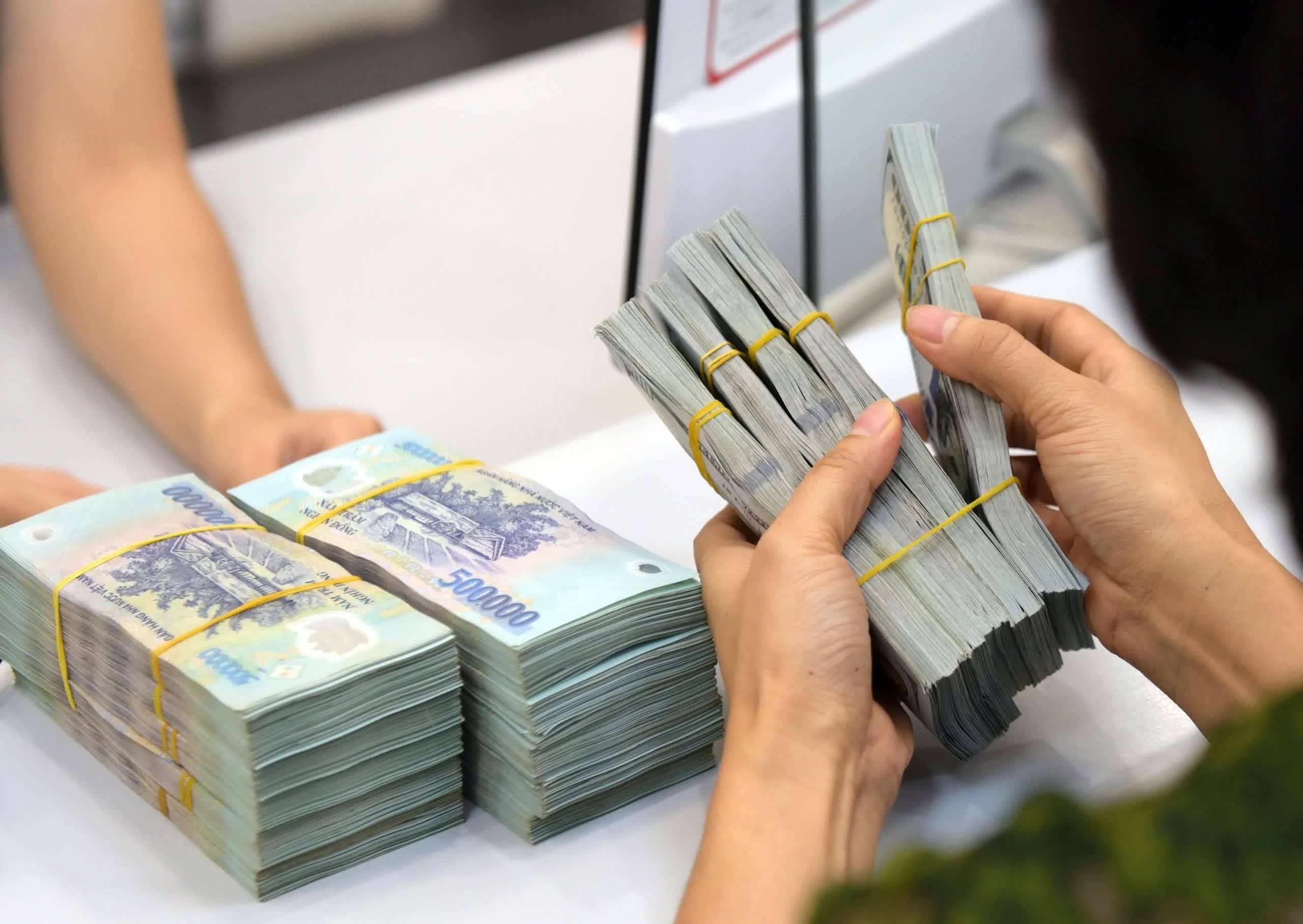Lãi suất ngân hàng ngày 17/6/2026: Nhiều ngân hàng duy trì mức trên 6%