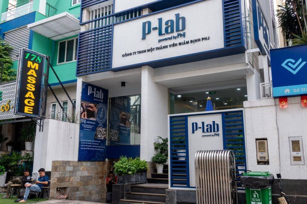 Vai trò kiểm soát chất lượng của P-Lab trong hệ sinh thái tỷ đô PNJ